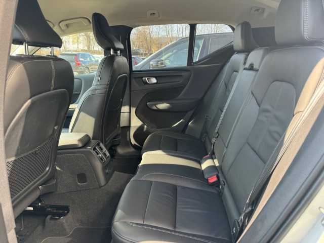 Volvo  XC40 Recharge Plus, T5 Plug-in Hybrid, Elektrisch/Benzin, Dark