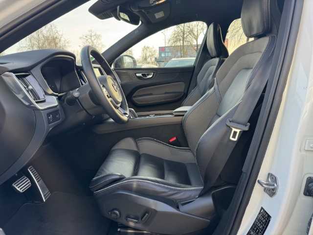 Volvo  XC60 R-Design, B5 AWD Mild-Hybrid Diesel