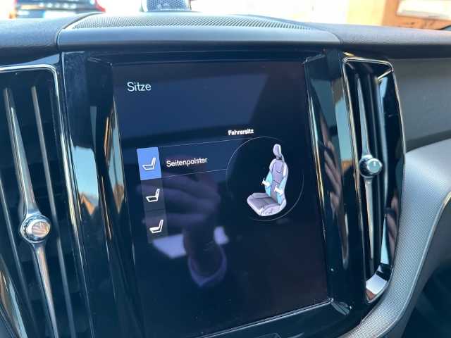 Volvo  XC60 Recharge R-Design, T8 AWD Plug-in Hybrid