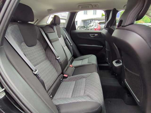 Volvo  XC60 Momentum Pro, B5 AWD Mild-Hybrid Diesel