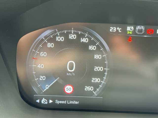 Volvo  XC60 B6 Mild-Hybrid Benzin AWD Automatikgetriebe (228kW/310PS) R-Design