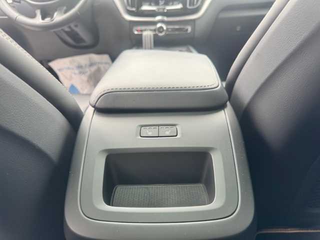 Volvo  XC60 B6 Mild-Hybrid Benzin AWD Automatikgetriebe (228kW/310PS) R-Design