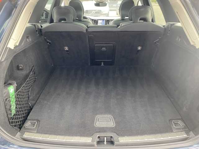 Volvo  XC60 Ultimate, B5 AWD Mild-Hybrid, Diesel, Dark