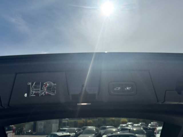 Volvo  V90 Recharge Ultimate, T8 AWD Plug-in Hybrid, Elektrisch/Benzin, Dark