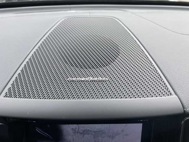 Volvo  XC60 Recharge Black Edition Ultimate, T8 AWD Plug-in Hybrid, Elektrisch/Benzin