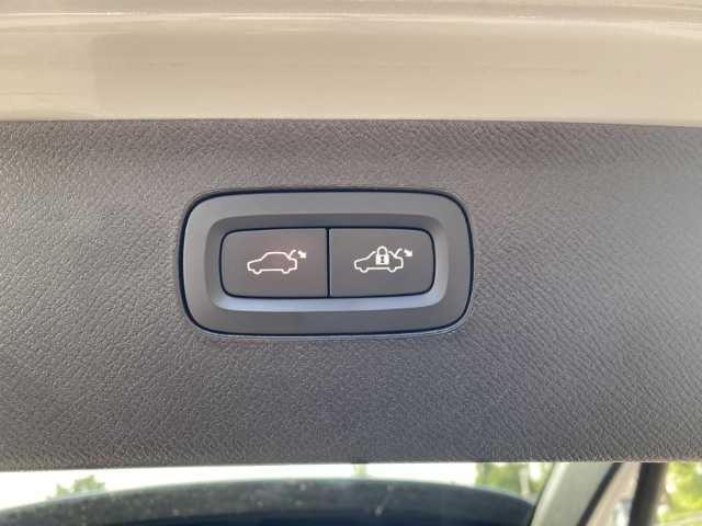 Volvo  XC90 Recharge R-Design, T8 AWD plug-in hybrid, 7 Sitze