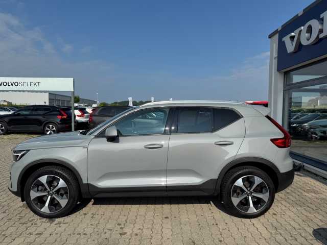 Volvo  XC40 Core, B3 Mild-Hybrid, Benzin