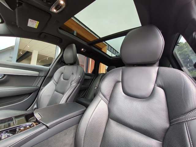 Volvo  V90 T8 TWIN ENGINE AWD Automatikgetriebe (223+65kW/303+87PS) R-Design