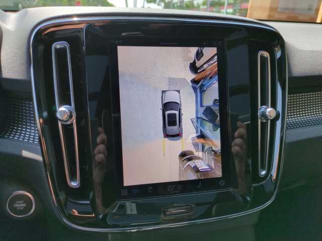 Volvo  XC40 Ultra, B4 Mild-Hybrid, Benzin, Dark