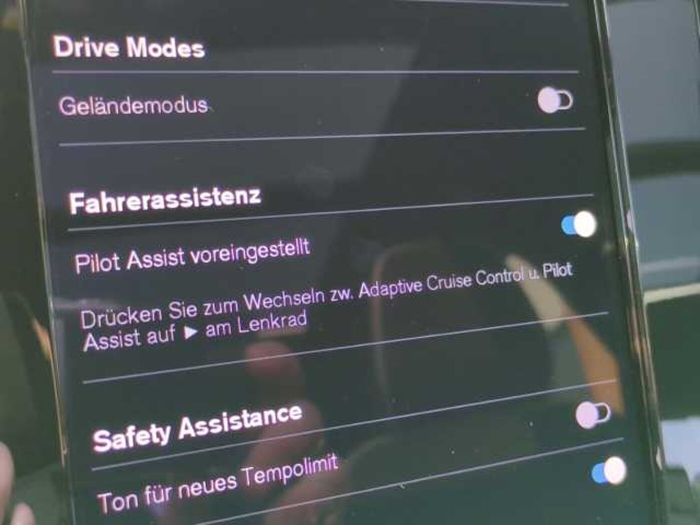 Volvo  XC40 Ultra, B4 Mild-Hybrid, Benzin, Dark