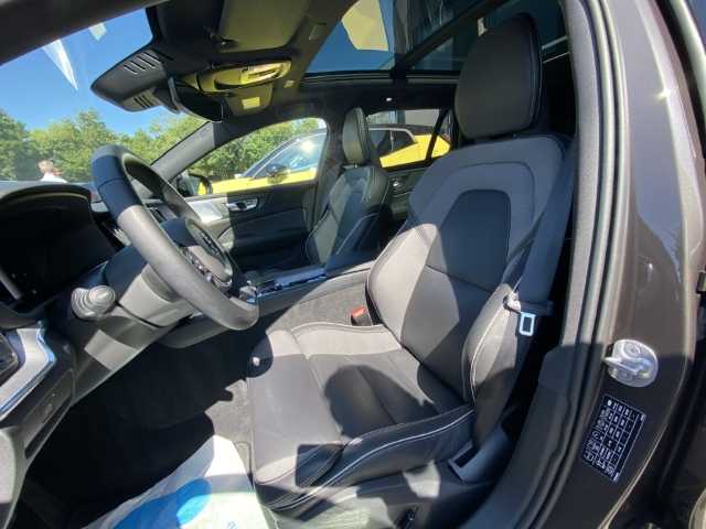 Volvo  V60 Ultimate, B4 Mild-Hybrid, Benzin, Dark