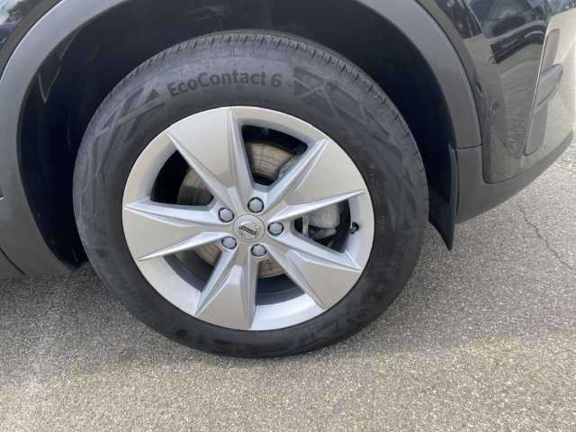 Volvo  XC40 Core, B3 Mild-Hybrid, Benzin