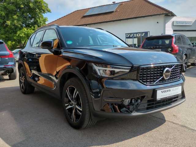 Volvo  XC40 Plus, B3 Mild-Hybrid, Benzin, Dark