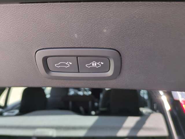 Volvo  XC40 Recharge Plus, T4 Plug-in Hybrid, Elektrisch/Benzin, Bright