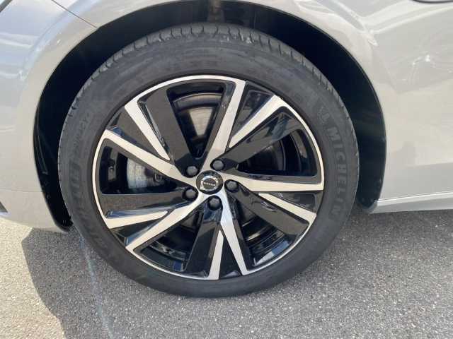 Volvo  V90 Recharge Plus, T6 AWD Plug-in Hybrid, Elektrisch/Benzin, Dark