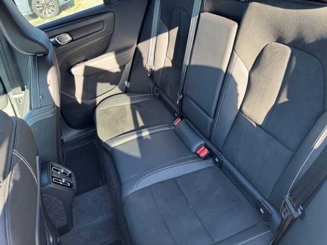 Volvo  XC40 R-Design, B4 Mild-Hybrid Benzin