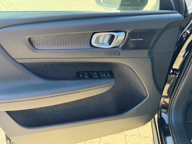 Volvo  XC40 R-Design, B4 Mild-Hybrid Benzin