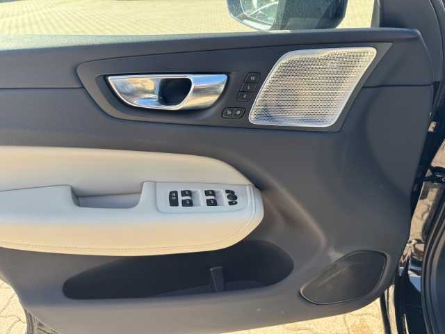 Volvo  XC60 T8 TWIN ENGINE AWD Automatikgetriebe (223+65kW/303+87PS) Inscription