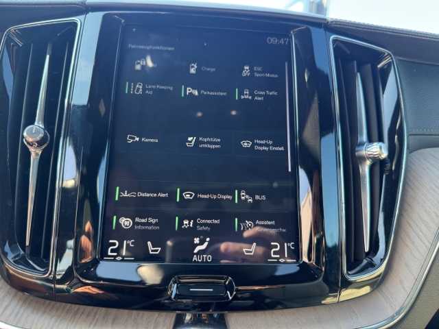 Volvo  XC60 T8 TWIN ENGINE AWD Automatikgetriebe (223+65kW/303+87PS) Inscription