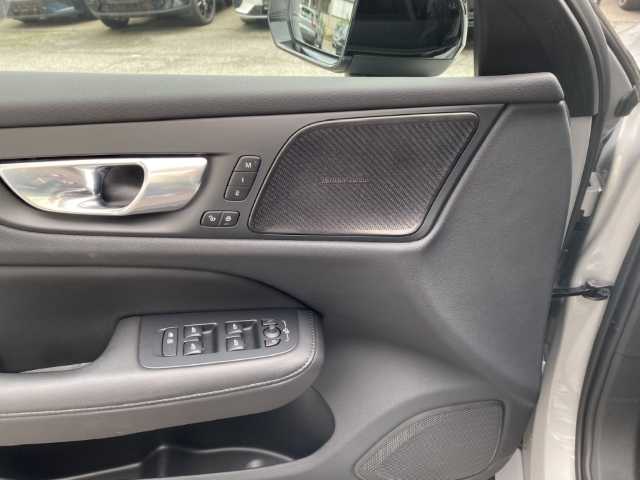Volvo  V60 Plus, B4 Mild-Hybrid, Diesel, Dark