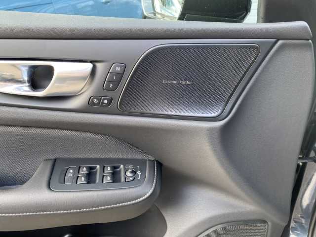 Volvo  S60 Recharge Plus, T8 AWD Plug-in Hybrid, Elektrisch/Benzin, Dark