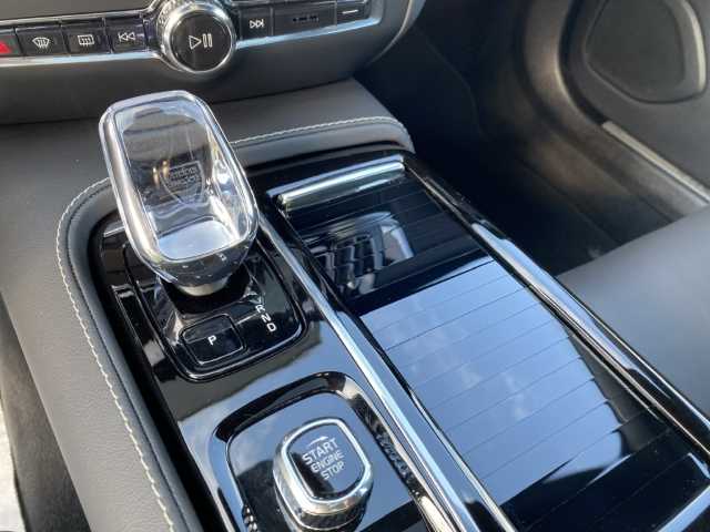 Volvo  S60 Recharge Plus, T8 AWD Plug-in Hybrid, Elektrisch/Benzin, Dark