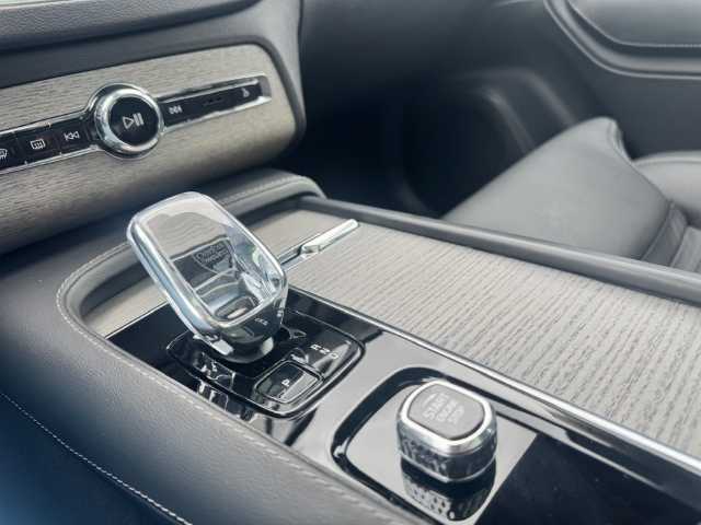 Volvo  XC90 Ultra, T8 AWD Plug-in Hybrid, Elektrisch/Benzin, Dark, 7 Sitze