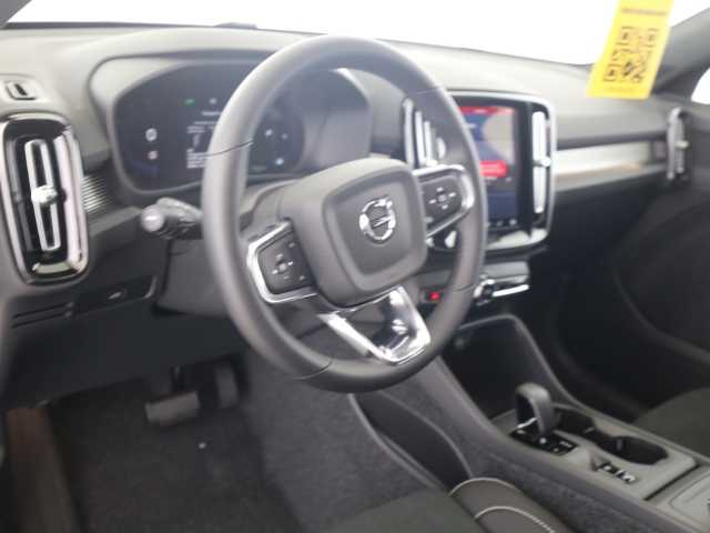 Volvo  XC40 Core, B3 Mild-Hybrid, Benzin