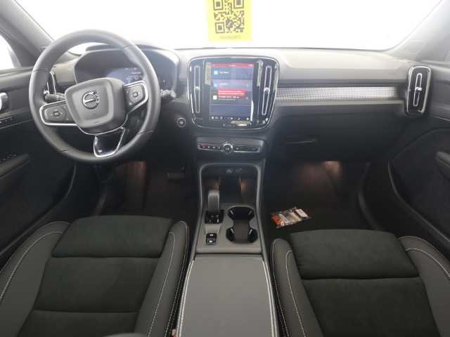 Volvo  XC40 Core, B3 Mild-Hybrid, Benzin