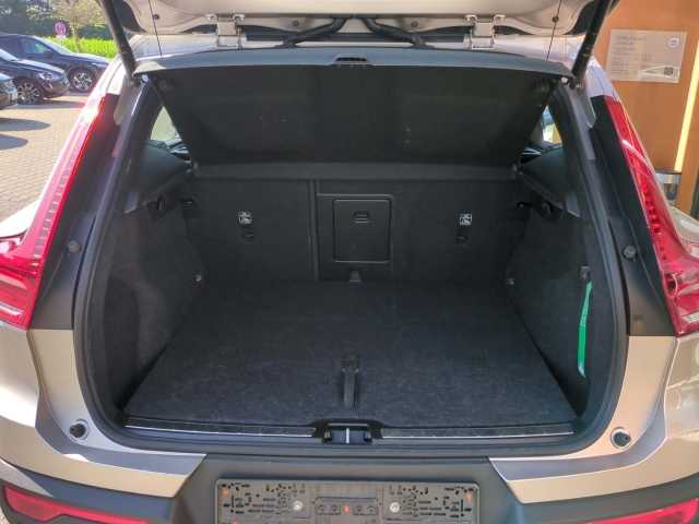 Volvo  XC40 Plus, B4 AWD Mild-Hybrid, Benzin, Bright