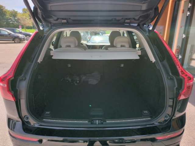 Volvo  XC60 Plus, B4 AWD Mild-Hybrid, Diesel, Dark