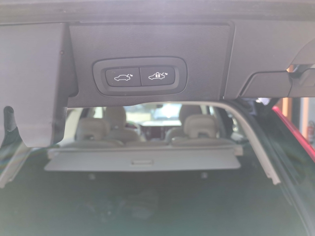 Volvo  XC60 Plus, B4 AWD Mild-Hybrid, Diesel, Dark