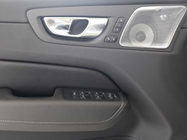 Volvo  XC60 Ultra, B5 AWD Mild-Hybrid, Benzin, Dark