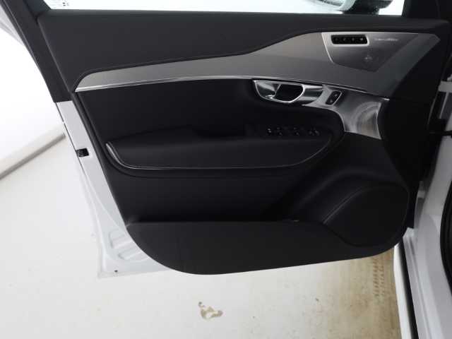 Volvo  XC90 Plus, T8 AWD Plug-in Hybrid, Elektrisch/Benzin, Bright, 7 Sitze