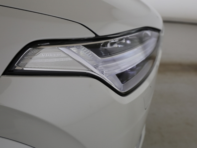 Volvo  XC90 Plus, T8 AWD Plug-in Hybrid, Elektrisch/Benzin, Bright, 7 Sitze