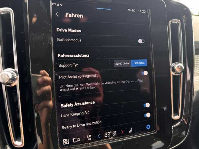 Volvo  XC40 Ultimate, B4 Mild-Hybrid, Benzin, Dark