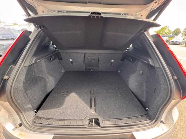 Volvo  XC40 Ultimate, B4 Mild-Hybrid, Benzin, Dark