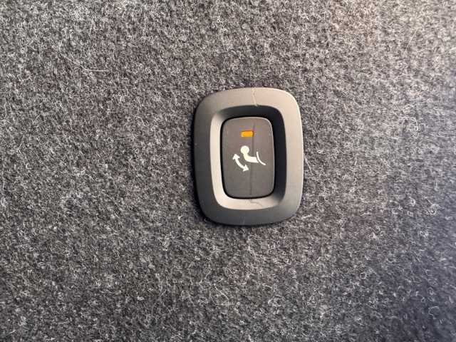 Volvo  XC40 Ultimate, B4 Mild-Hybrid, Benzin, Dark