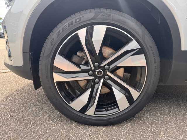 Volvo  XC40 Ultimate, B4 Mild-Hybrid, Benzin, Dark