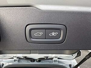 Volvo  V60 Recharge Plus, T6 AWD Plug-in Hybrid, Elektrisch/Benzin, Dark