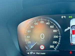 Volvo  V60 Recharge R-Design, T6 AWD Plug-in Hybrid