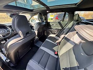 Volvo  V60 Recharge R-Design, T6 AWD Plug-in Hybrid