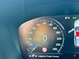 Volvo  V60 Recharge R-Design, T6 AWD Plug-in Hybrid