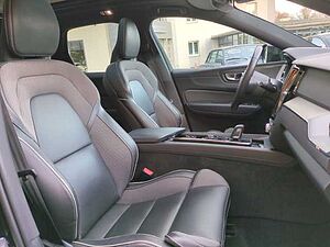 Volvo  XC60 Recharge R-Design, T8 AWD Plug-in Hybrid