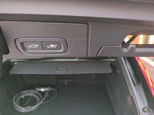 Volvo  XC60 Recharge R-Design, T8 AWD Plug-in Hybrid