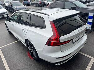 Volvo  V60 R-Design, B4 Mild-Hybrid Diesel