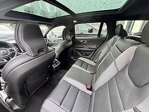 Volvo  V60 R-Design, B4 Mild-Hybrid Diesel