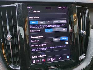 Volvo  XC60 Recharge R-Design, T8 AWD Plug-in Hybrid