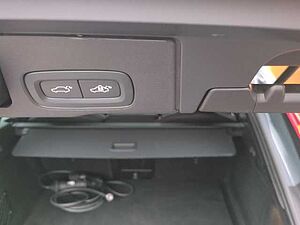 Volvo  XC60 Recharge R-Design, T8 AWD Plug-in Hybrid