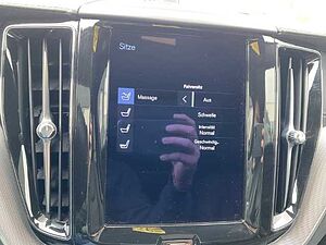 Volvo  XC60 R-Design, B5 Mild-Hybrid Diesel AWD